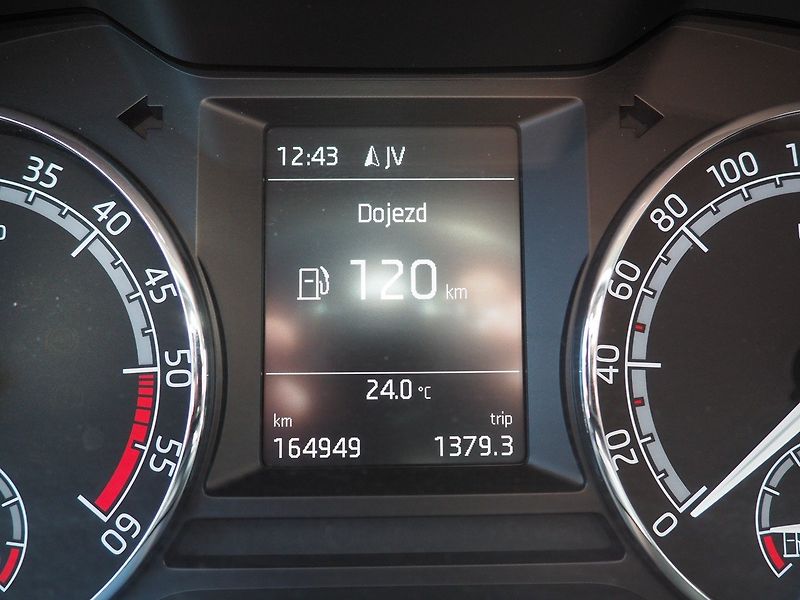 Škoda Octavia (2017) 1.6 TDI Ambiente, Navi - fotka 27 z 35