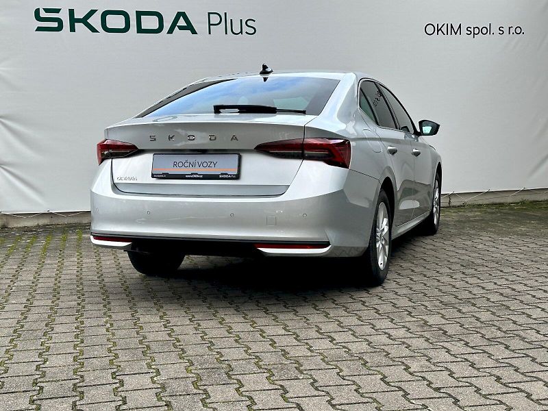Škoda Octavia (2024) 1.5 TSI 110kW MHEV Top Selecti - fotka 2 z 23