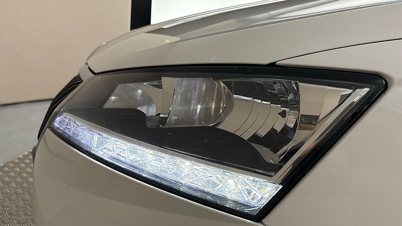 Škoda Fabia 1.0 TSI Ambition Combi - fotka 18 z 24