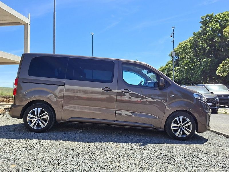 Peugeot Traveller 2,0 BHDI 150k 8M - fotka 9 z 27