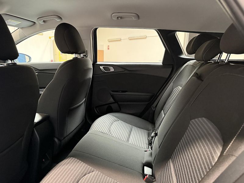 Kia Ceed 1.5 T-GDI 118kW Top SW - fotka 11 z 13
