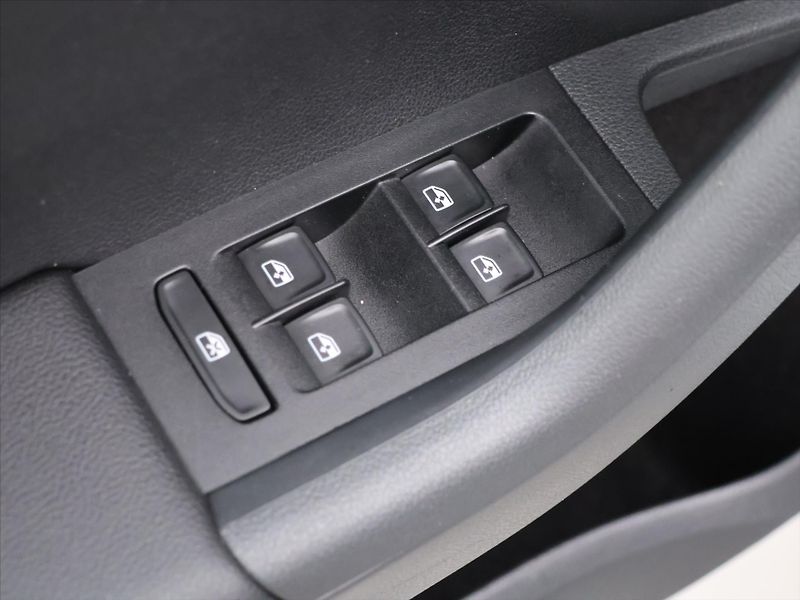Škoda Octavia RS 2,0 TSI 169kW DSG 1.Maj. - fotka 16 z 31