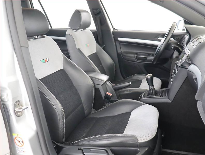 Škoda Octavia (2007) RS 2.0 TDI, Serv.kniha - fotka 9 z 19