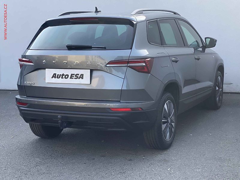 Škoda Karoq (2023) 2.0 TDi, TOUR, DSG, TZ, navi - fotka 4 z 20