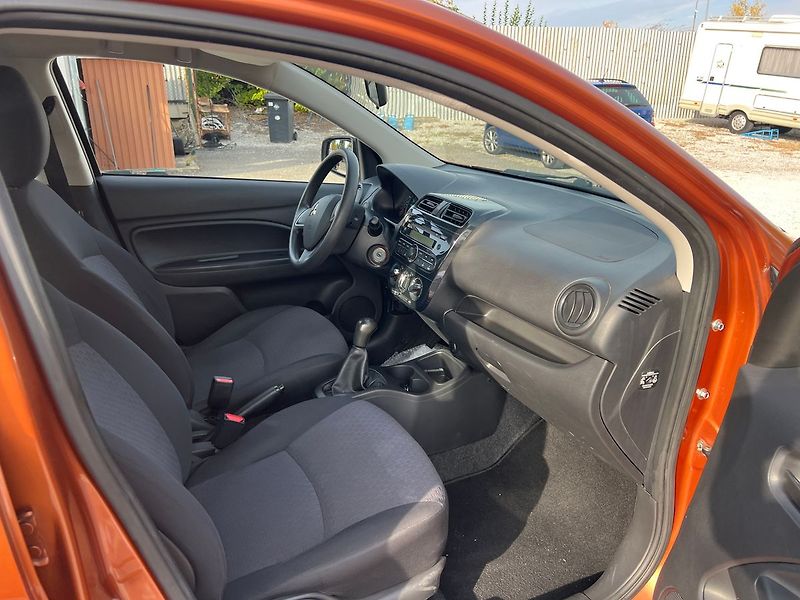 Mitsubishi Space Star 1.0 i - fotka 9 z 15