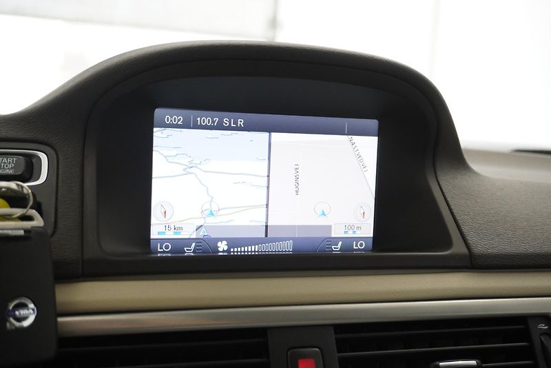 Volvo V70 2.0 D4 120kW MOMENTUM - fotka 15 z 26