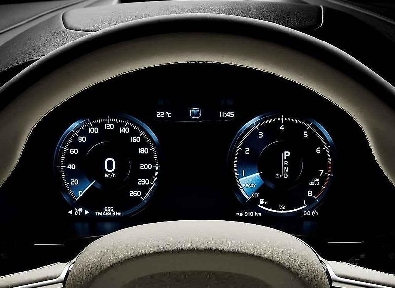 Volvo V90.