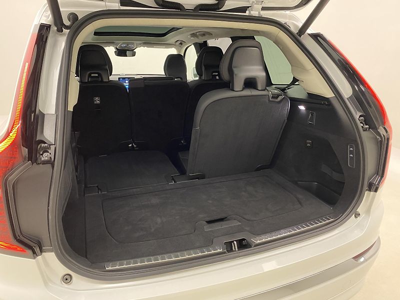 Volvo XC90 T8 AWD PLUG-IN ULTIMATE BRIGHT - fotka 36 z 74