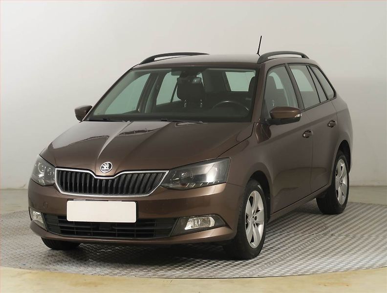 Škoda Fabia (2018) Ambition Plus 1.0 TSI - fotka 2 z 21