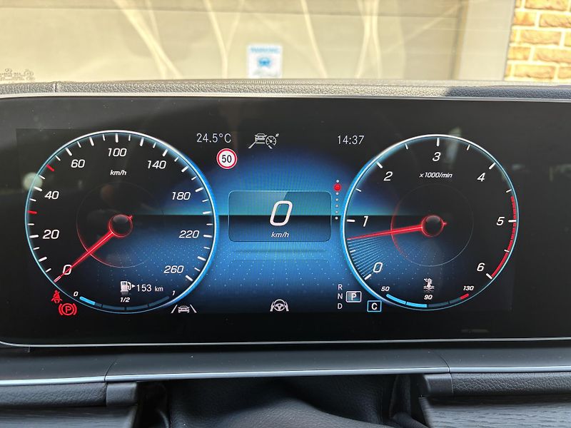 Mercedes-Benz GLE (2023) 400d 4MATIC 9GTRONIC AMG Paket - fotka 127 z 166