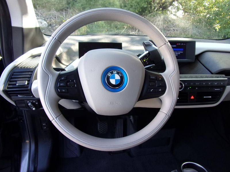 BMW i3 (2020) 120Ah 42kWhBEV  NÁJEZD 42000KM - fotka 13 z 23