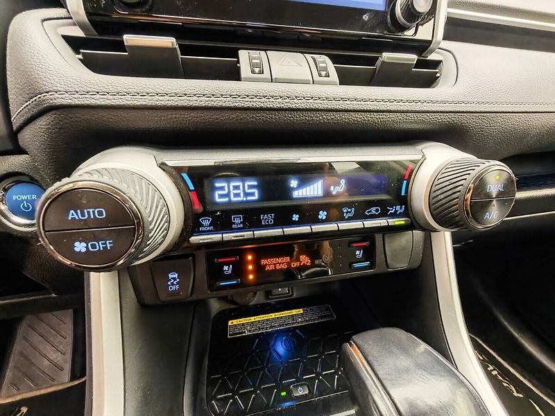 Toyota RAV4 Executiv, 4x4, Hybrid - fotka 33 z 43
