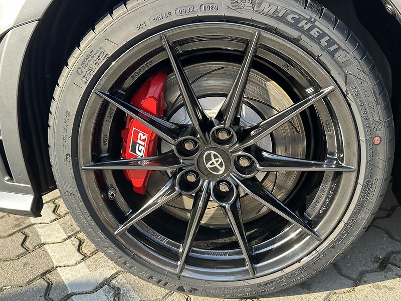 Toyota GR Yaris (2025) 1.6 Turbo AT DYNAMIC VIP - fotka 10 z 15