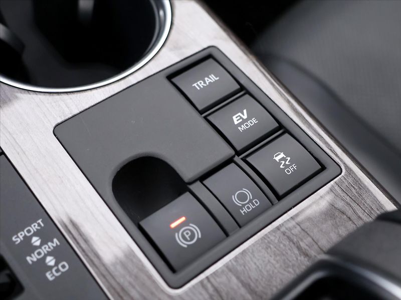 Toyota Highlander 2,5 Hybrid 140kW Executive CZ - fotka 24 z 34
