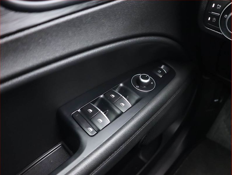 Alfa Romeo Stelvio (2018) 2.2 Diesel, Automat, Kůže - fotka 19 z 20