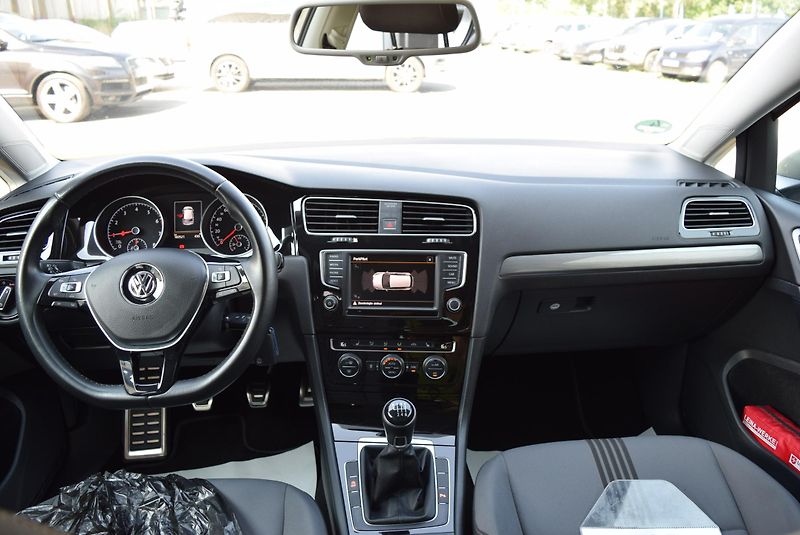 Volkswagen Golf (2016) 1.4TSI 92kw CLBMT WEBAS TAŽNÉ - fotka 18 z 50