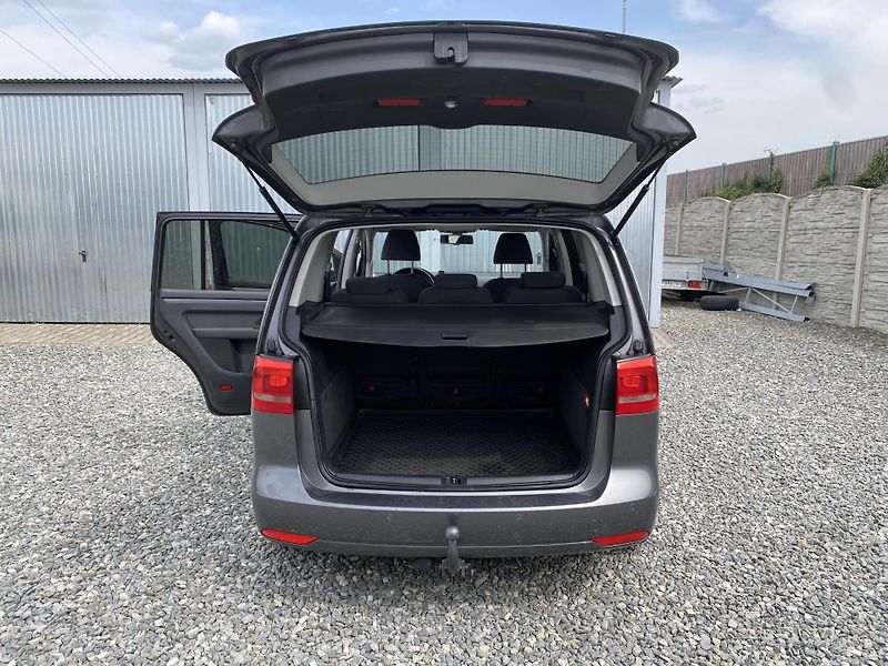 Volkswagen Touran 2.0TDi 140PS DSG TAŽNÉ - fotka 29 z 47