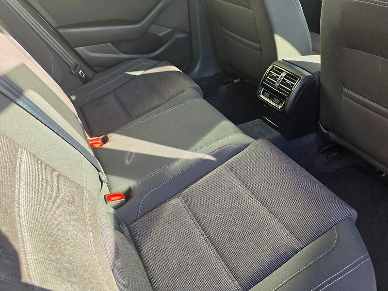 Volkswagen Passat (2015) 2.0 TDI Navi, TOP STAV - fotka 14 z 30