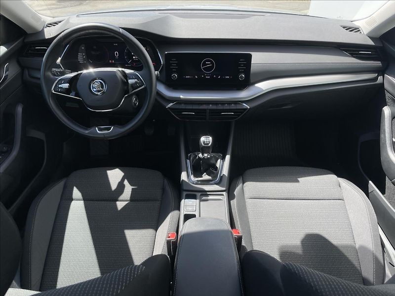 Škoda Octavia 2,0 TDI Combi Ambition Plus - fotka 6 z 22