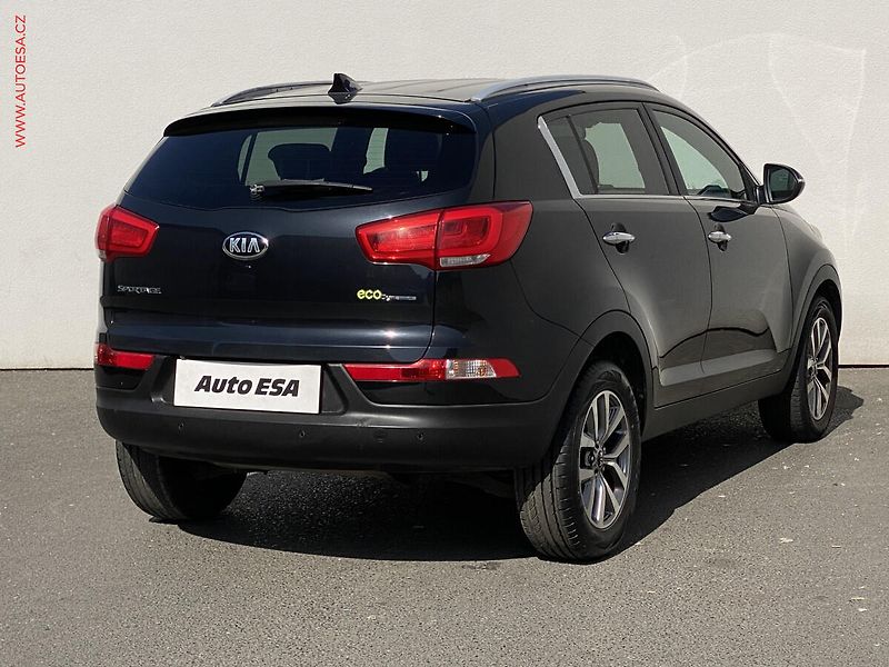Kia Sportage (2014) 1.7 CRDi, AC, navi, park - fotka 4 z 17