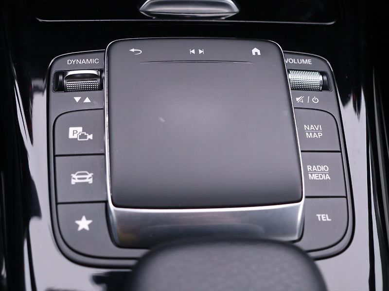 Mercedes-Benz CLA 2,0 35 AMG 225kW 4MATIC DPH CZ - fotka 31 z 40