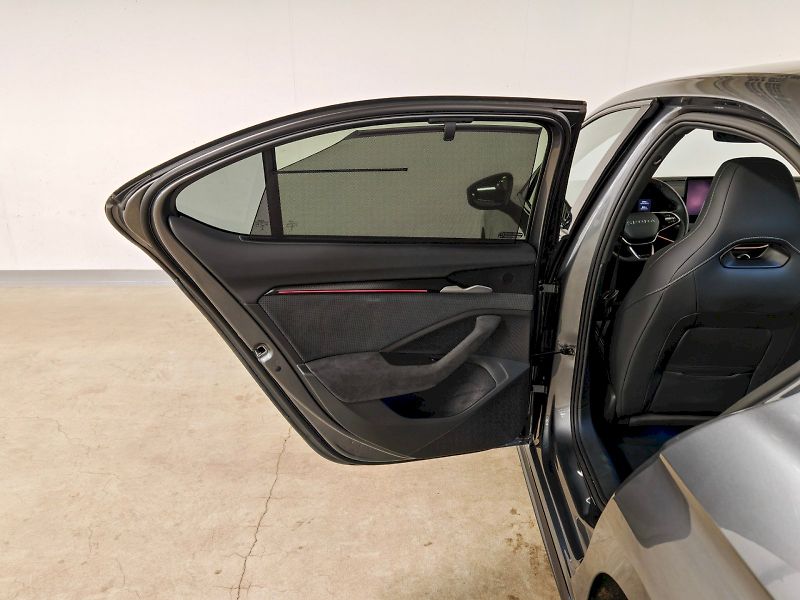 Škoda Superb (2025) iV 1.5 TSI 150 kW DSG Sportlin - fotka 25 z 33