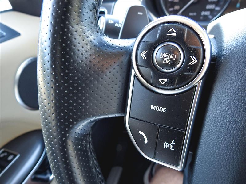 Land Rover Range Rover Sport 4,4 HSE SDV8 1. MAJITEL ČR - fotka 35 z 36