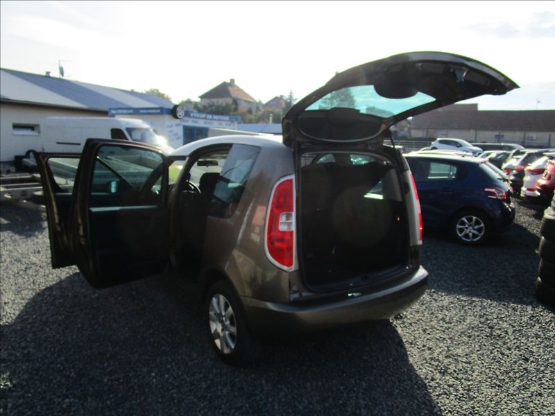 Škoda Roomster 1.4i 16V Ambition, Klima, 2. m - fotka 28 z 36