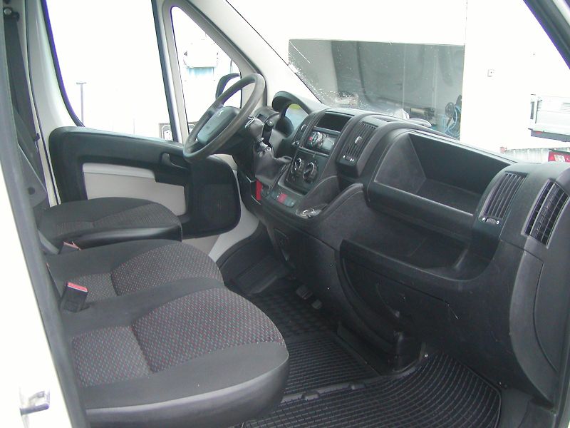 Peugeot Boxer (2015) 2.2 HDi,SKLOPKA, VÝB.STAV!! - fotka 65 z 74