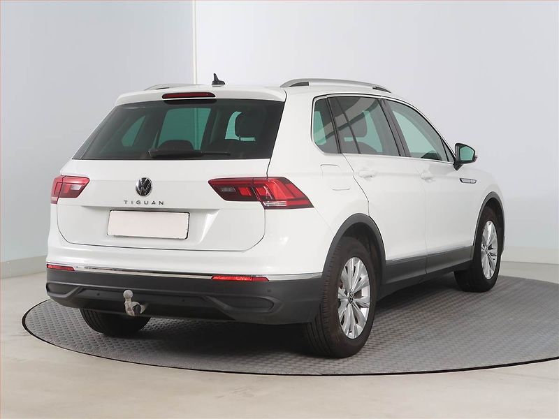 Volkswagen Tiguan (2020) 1.5 TSI - fotka 5 z 19