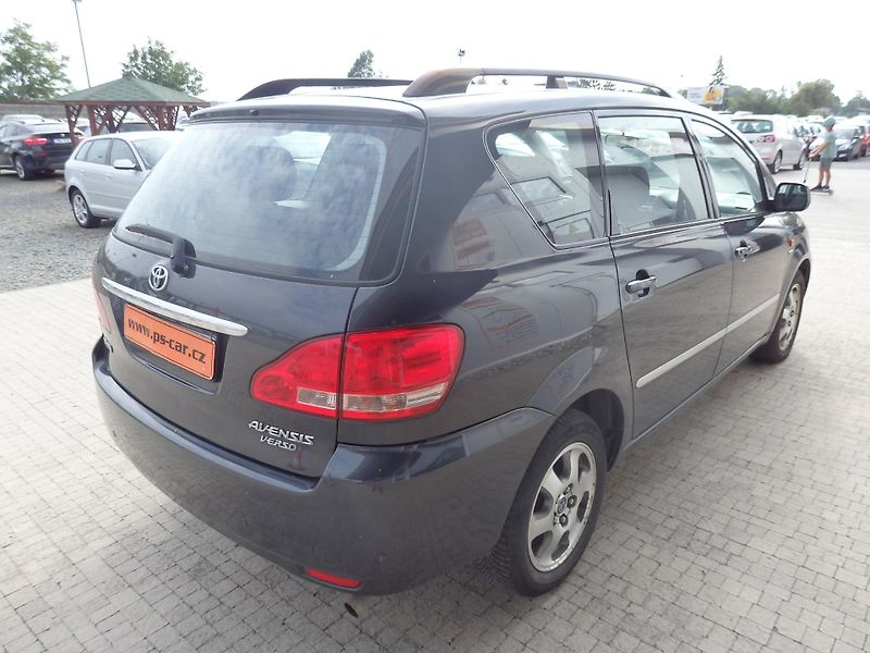 Toyota Avensis Verso 2.0 VVT-i 110 kW ZÁLOHOVÁNO - fotka 4 z 18