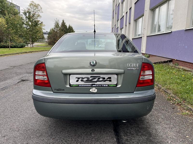 Škoda Octavia 1,6 MPi Ambiente/ servisní k. - fotka 4 z 28