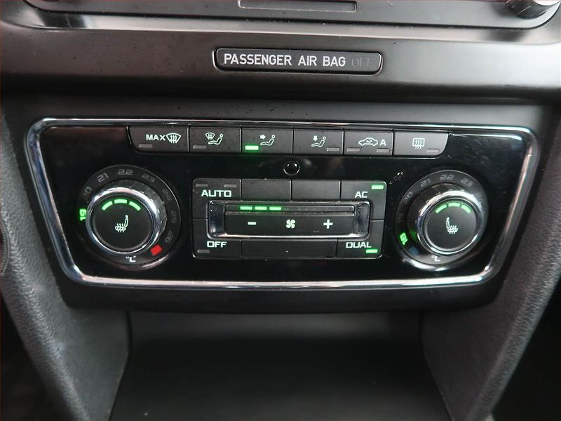 Škoda Superb (2010) 1.4 TSI, Navi, Xenony - fotka 14 z 23