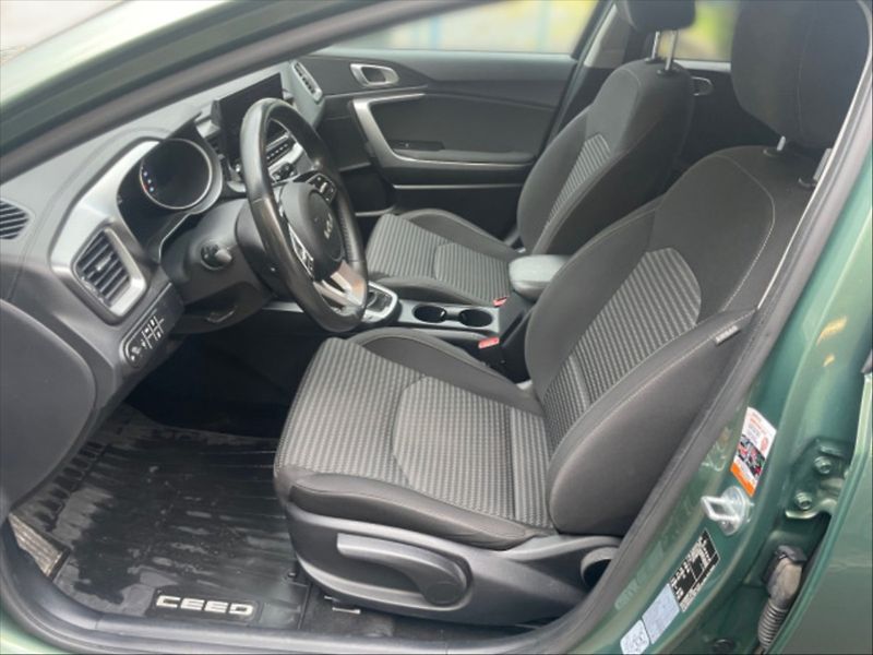 Kia Ceed 1,5 TGDI Top AT - fotka 5 z 10
