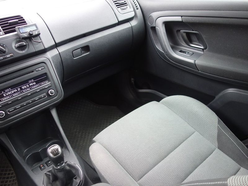 Škoda Fabia (2014) 1.2TSI 77kW -NOVÉ V ČR-DPH - fotka 10 z 40