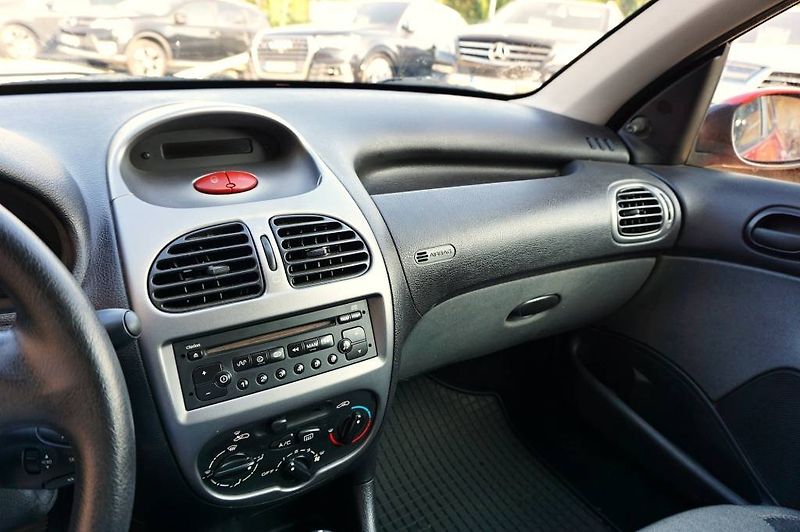 Peugeot 206 (2008) 206 GENERATION 1.4 55 kW - fotka 27 z 30
