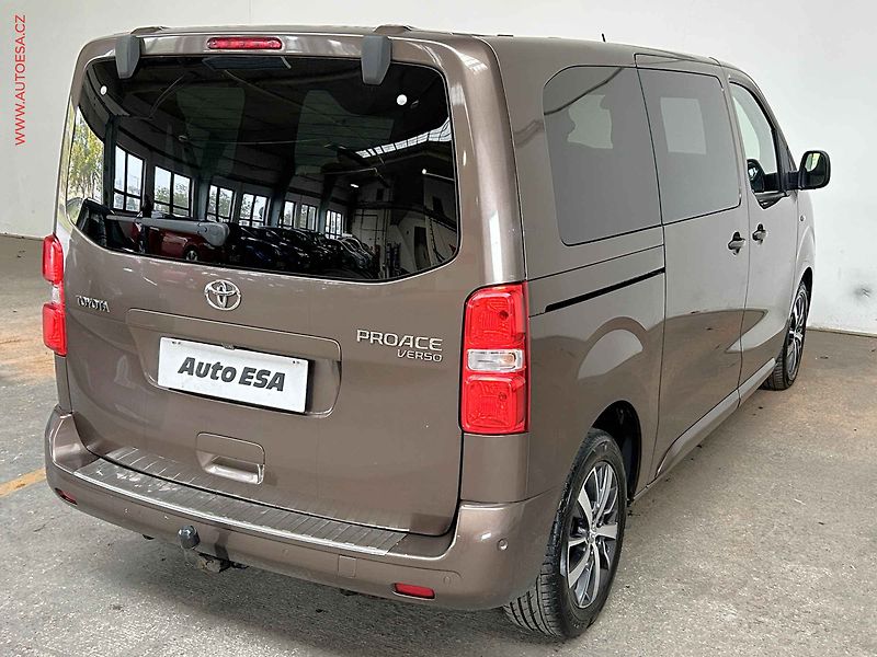 Toyota ProAce Verso (2019) 2.0HDi L2 8míst, ČR, Family - fotka 4 z 15