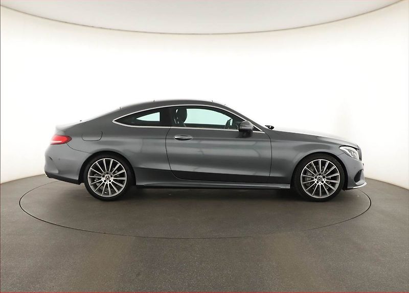 Mercedes-Benz Třídy C (2016) C 400 4MATIC - fotka 6 z 21