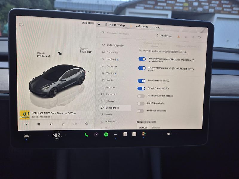 Tesla Model 3 LONG RANGE DUAL MOTOR 91,4% - fotka 26 z 49