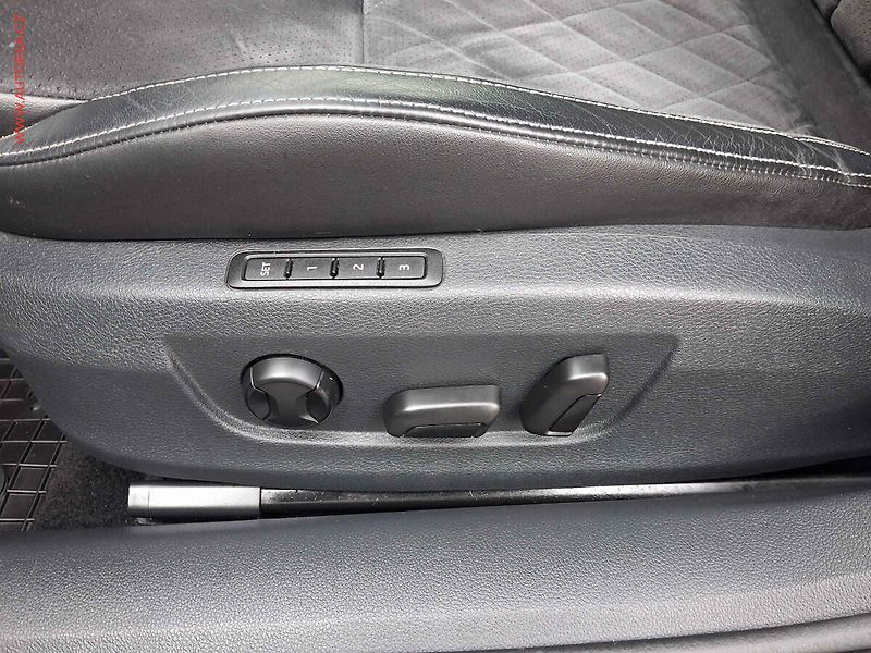 Škoda Superb (2019) 2.0 TDi, Sportline, DSG - fotka 15 z 21