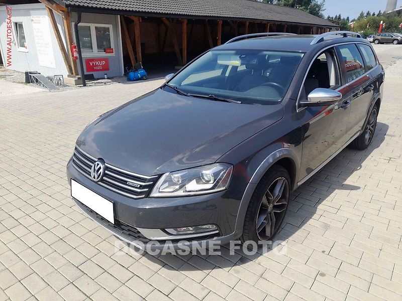 Volkswagen Passat (2013) 2.0TDi 4x4, bixen, autoAC - fotka 1 z 3
