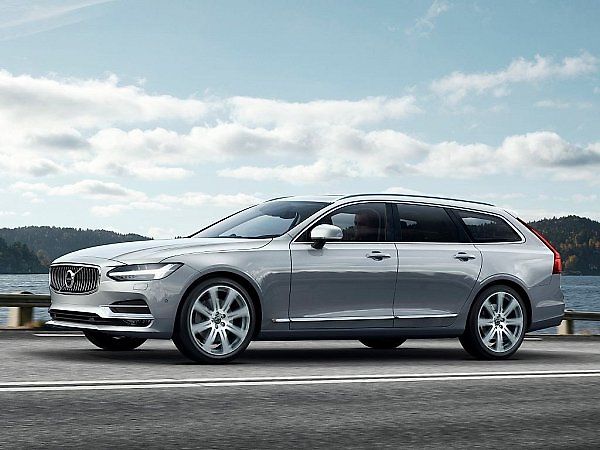 Volvo V90.