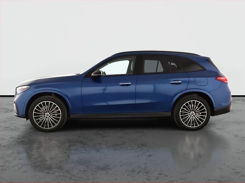 Mercedes-Benz GLC (2025) 300 e 4MATIC, AMG Line - fotka 3 z 22