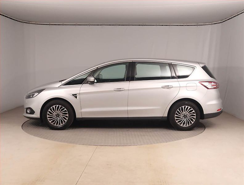 Ford S-MAX (2020) Titanium 2.0 TDCi, Automat - fotka 3 z 17