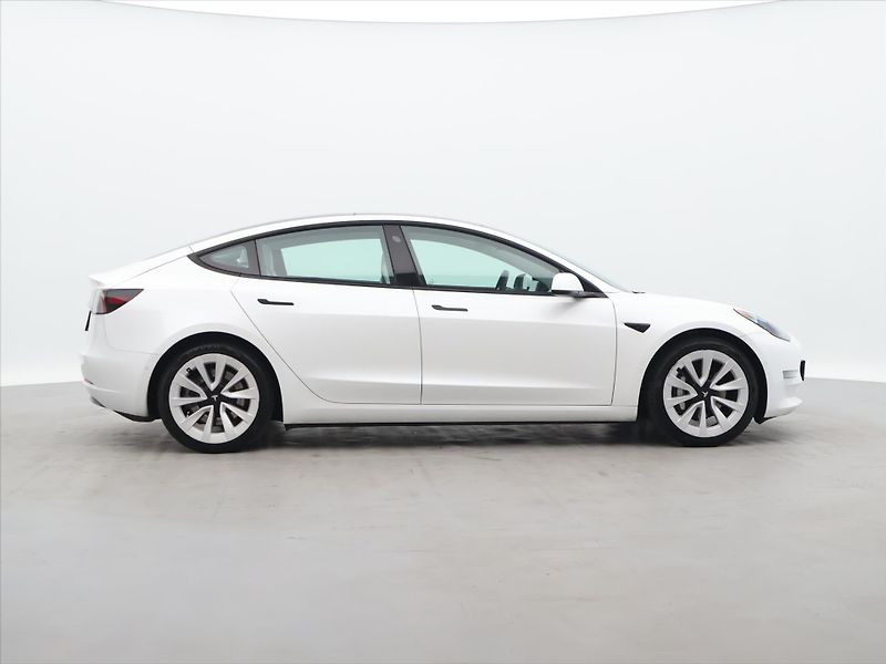 Tesla Model 3 LongRange AWD SOH90,6% DPH - fotka 8 z 33