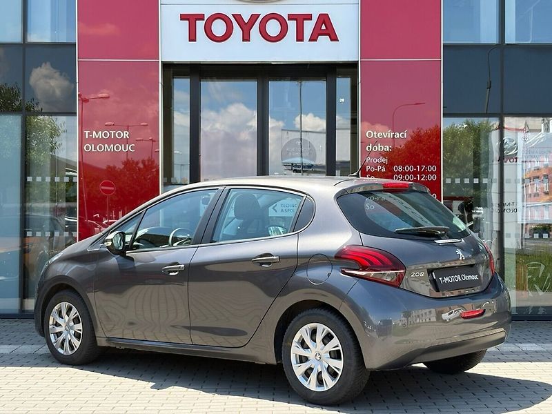 Peugeot 208 1.2 PureTech Allure - fotka 2 z 14
