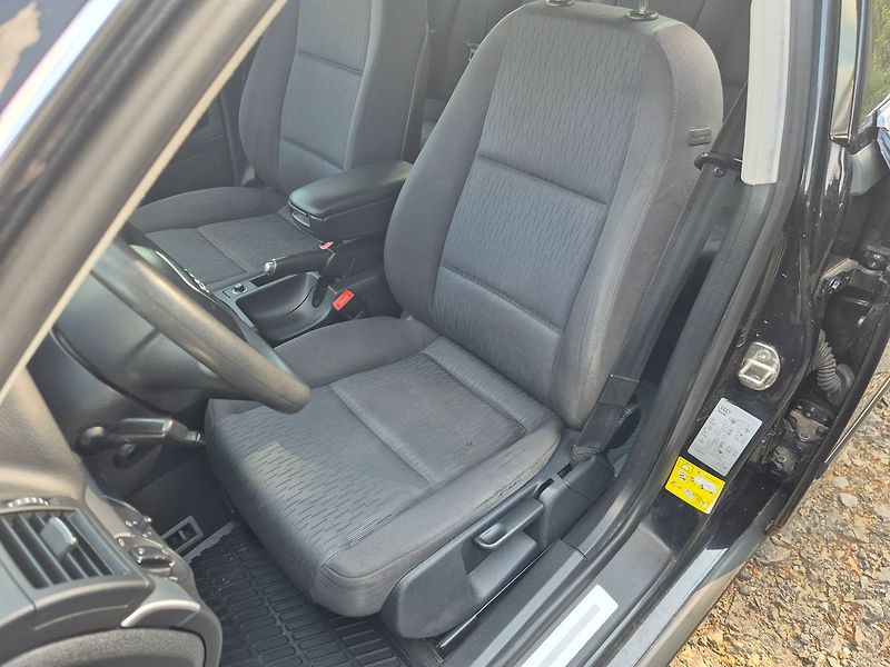 Audi A4 (2007) 1.6MPi 75kw, tažné, pěkná - fotka 11 z 24