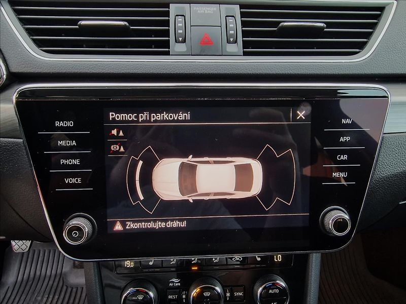 Škoda Superb 2.0TDI 110kW,původ ČR,1.Maj - fotka 27 z 50
