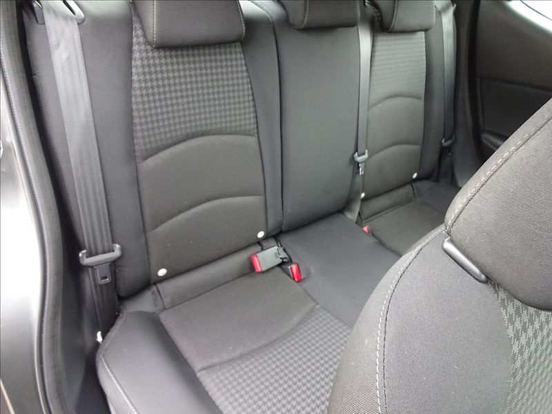 Mazda 2 1,5 i SKYACTIVE - fotka 26 z 48