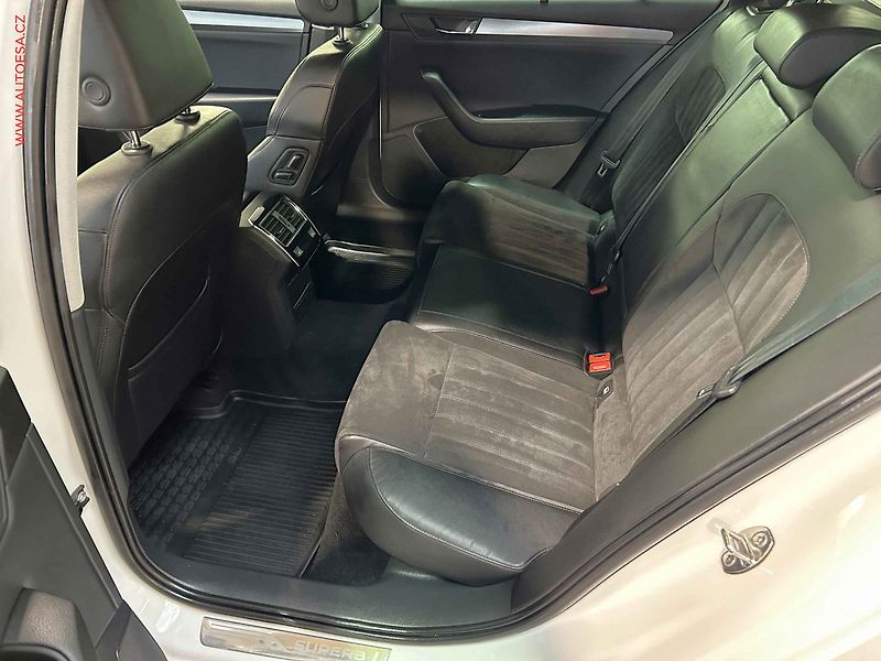 Škoda Superb (2016) 2.0TDi 4x4, ČR, DSG, navi - fotka 10 z 17